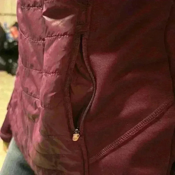 Women’s Champion Duo Dry Venture Warm Maroon quilted pullover size M - Picture 10 of 12